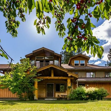 Bella Coola Mountain Lodge Hagensborg Buitenkant foto