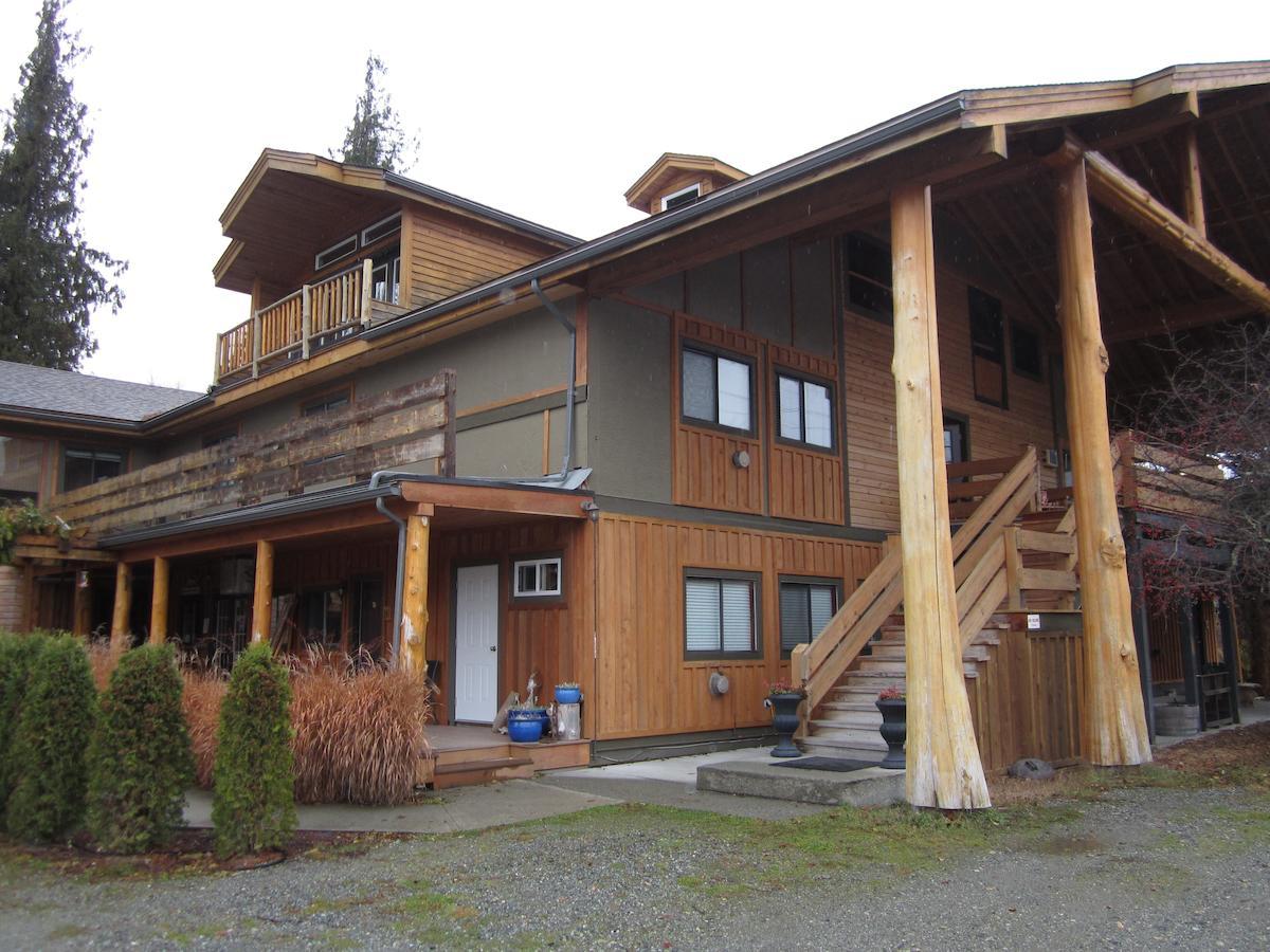 Bella Coola Mountain Lodge Hagensborg Buitenkant foto