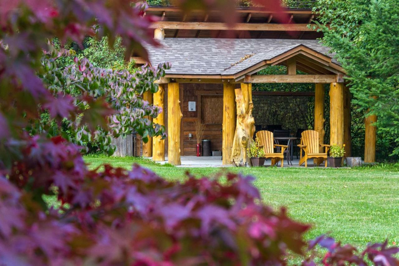 Bella Coola Mountain Lodge Hagensborg Buitenkant foto